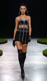 TRÄGERLOSES MINIKLEID IN SCHWARZ